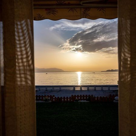 Loutraki Sea Sunset Appartement Buitenkant foto
