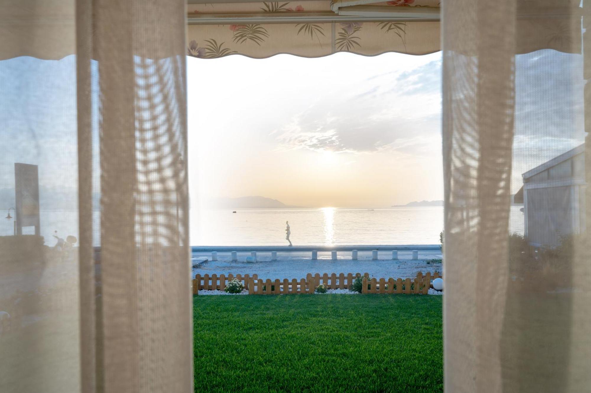 Loutraki Sea Sunset Appartement Buitenkant foto